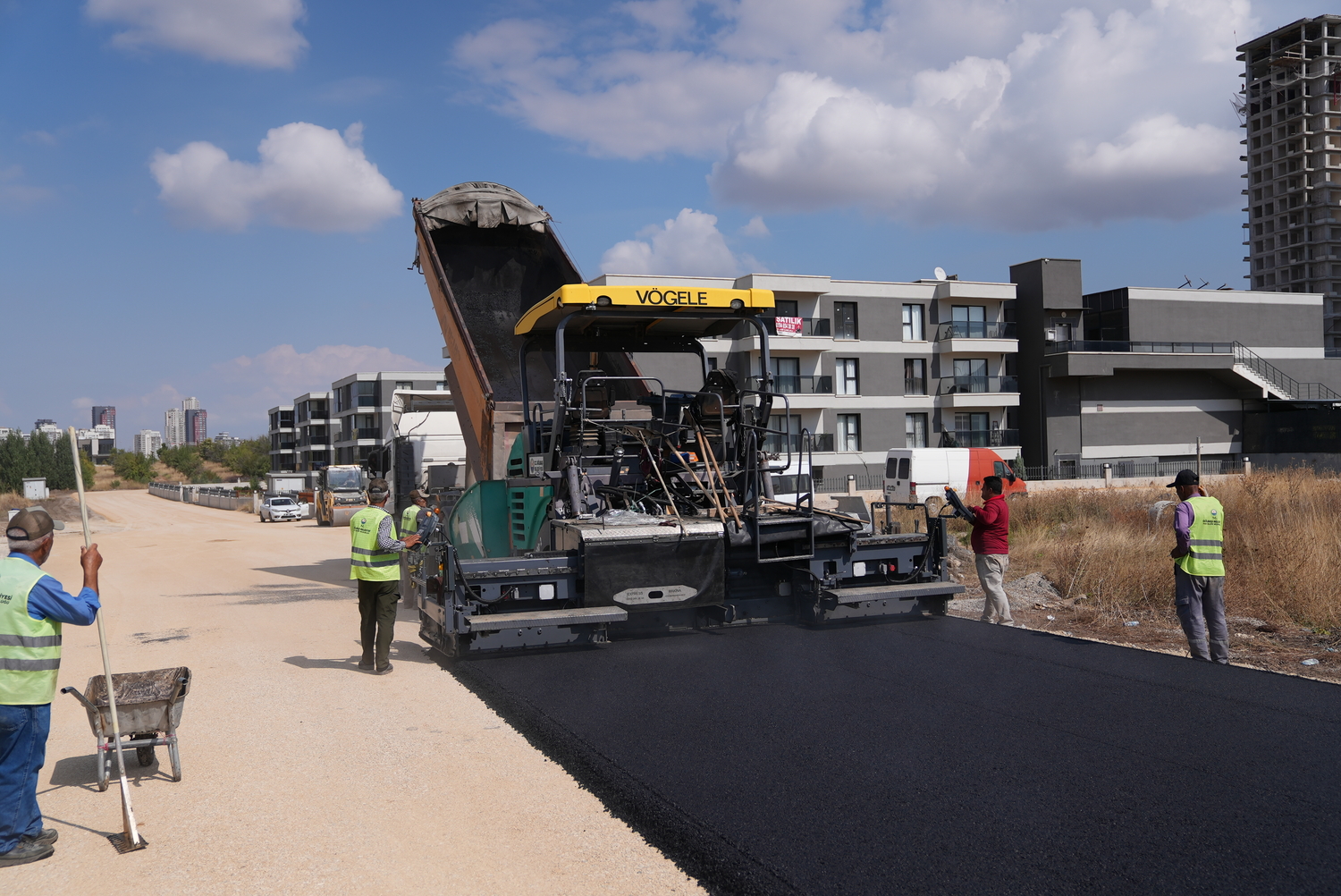 GÖLBAŞI BELEDİYESİNDEN EYLÜL AYINDA 22 BİN 500 TON ASFALT SERİMİ