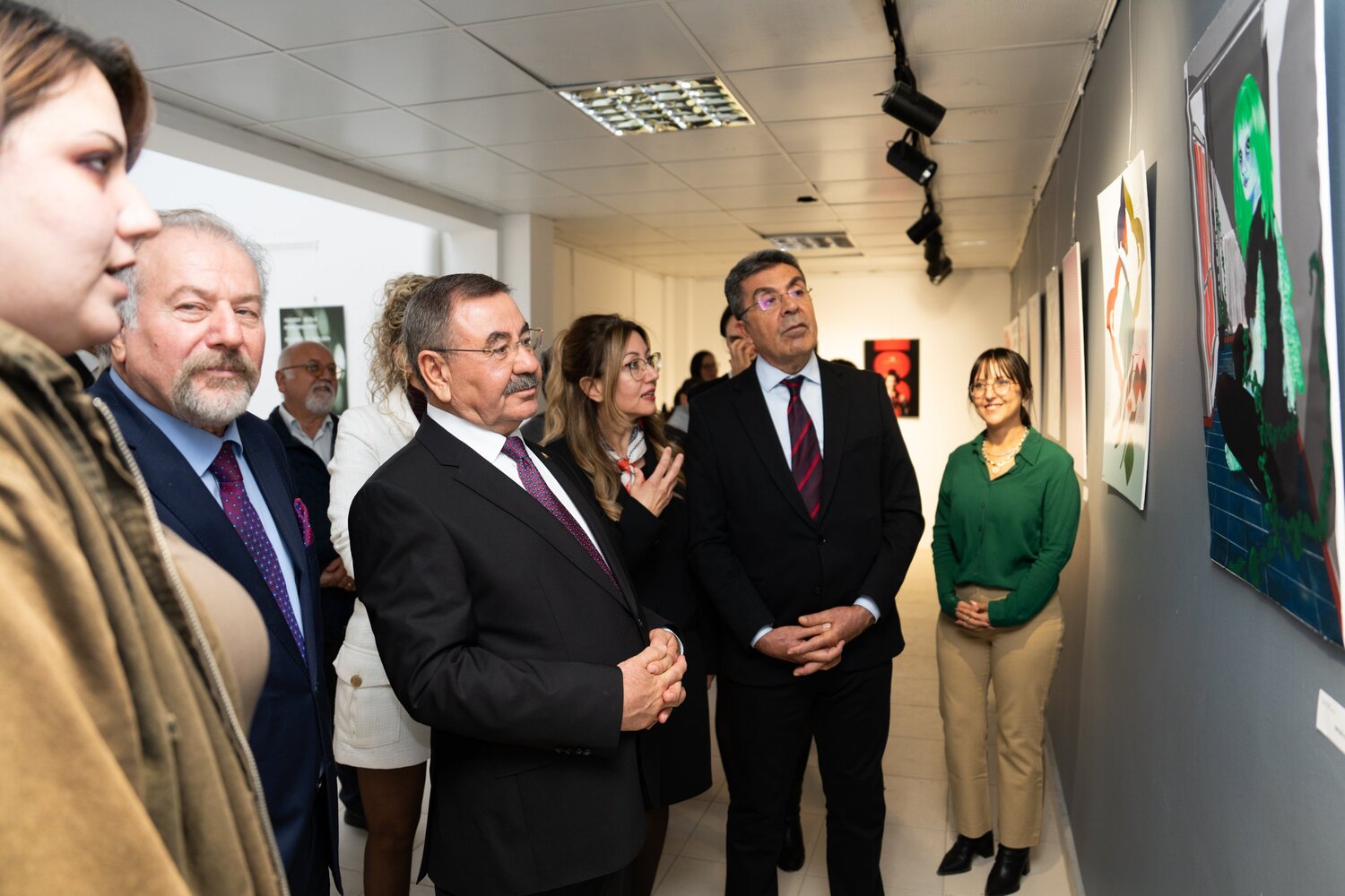 ULUSLARARASI AFİŞ TASARIM SERGİSİ SANATSEVERLERLE BULUŞTU