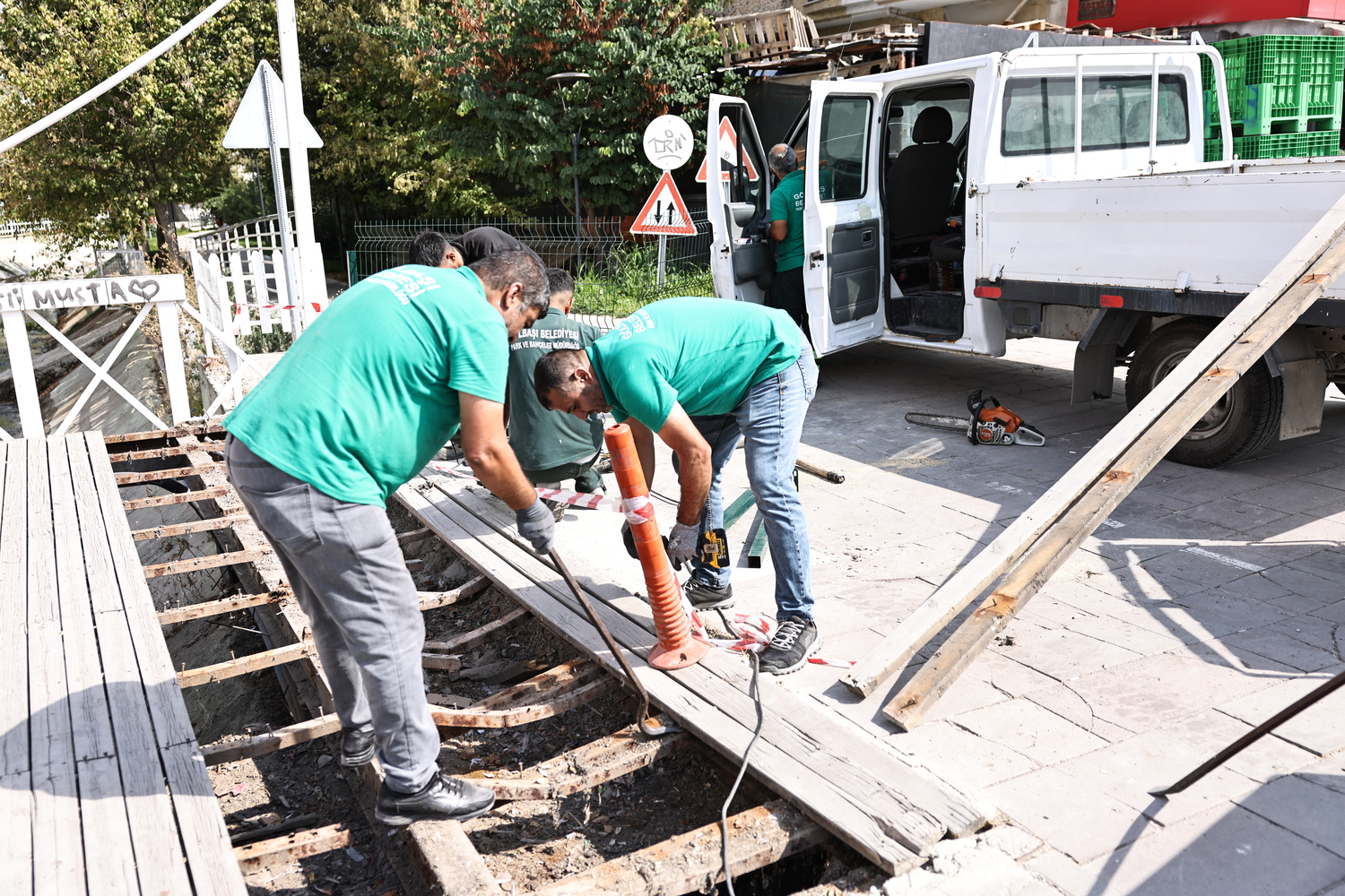 GÖLBAŞI BELEDİYESİNDEN OSMANLI VE SELÇUKLU PARKI’NDA KAPSAMLI BAKIM VE ONARIM ÇALIŞMASI