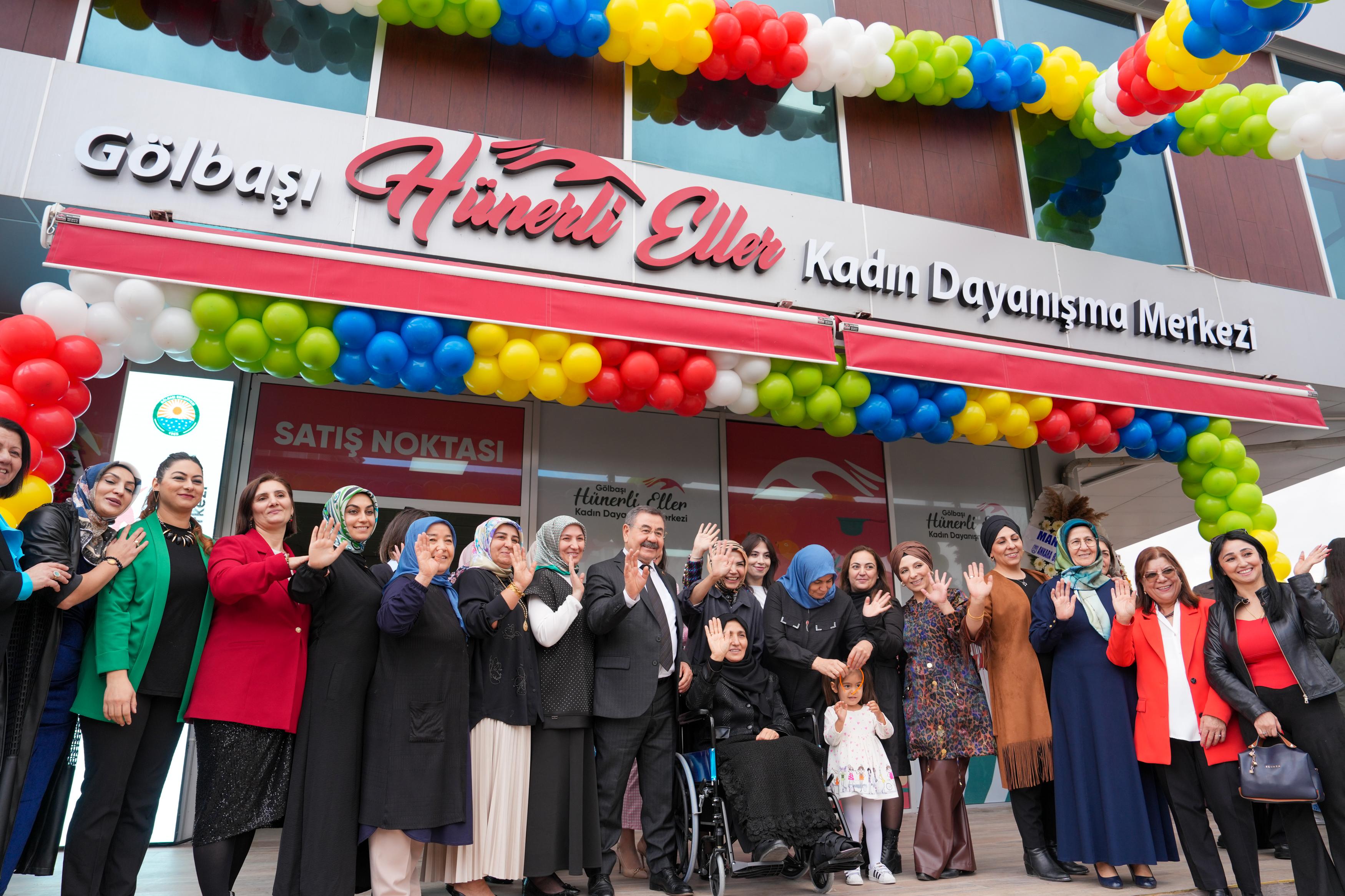 HÜNERLİ ELLER DAYANIŞMA MERKEZİ AÇILDI