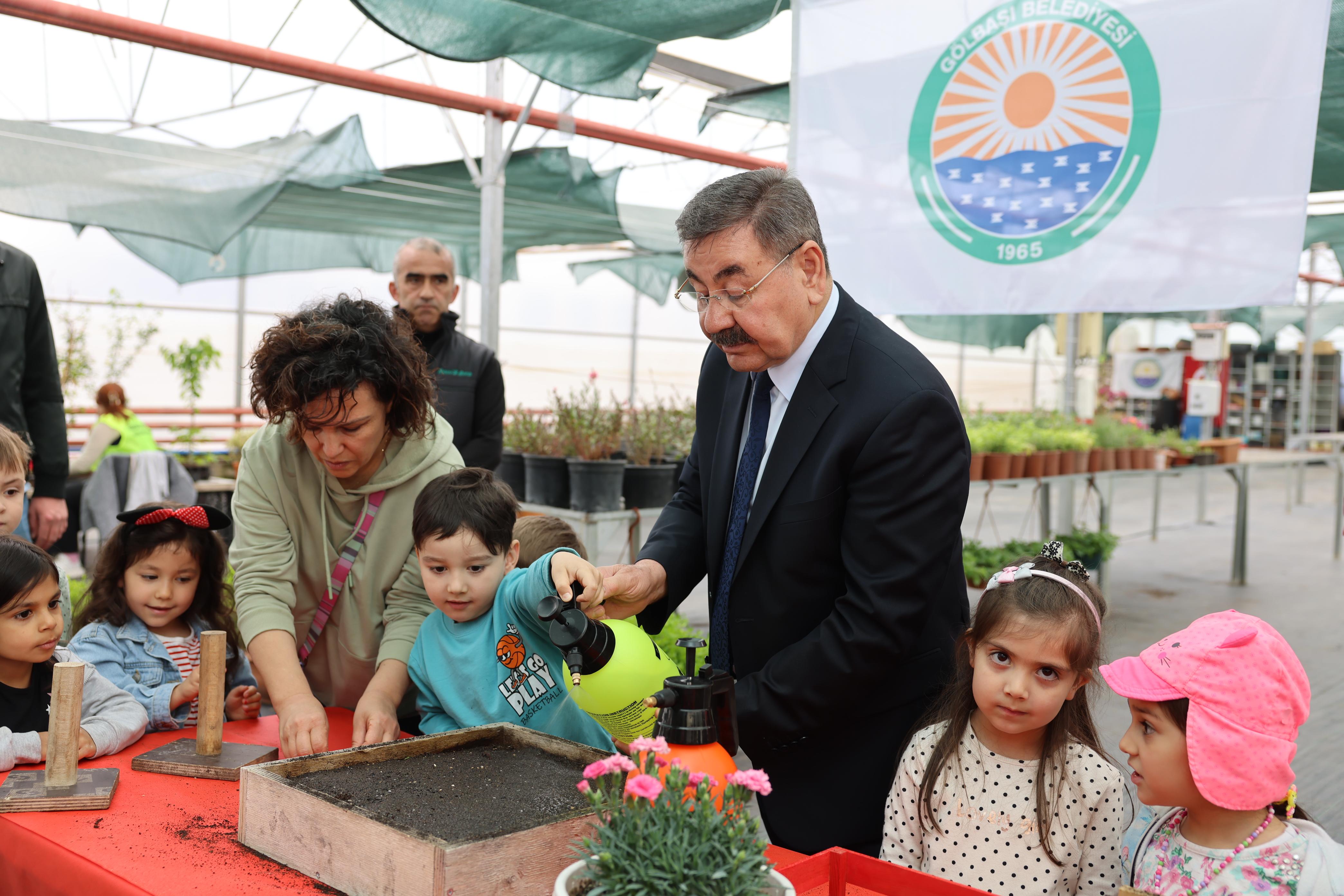 GÖLBAŞI’NDA ATA TOHUMLARI TOPRAKLA BULUŞTU