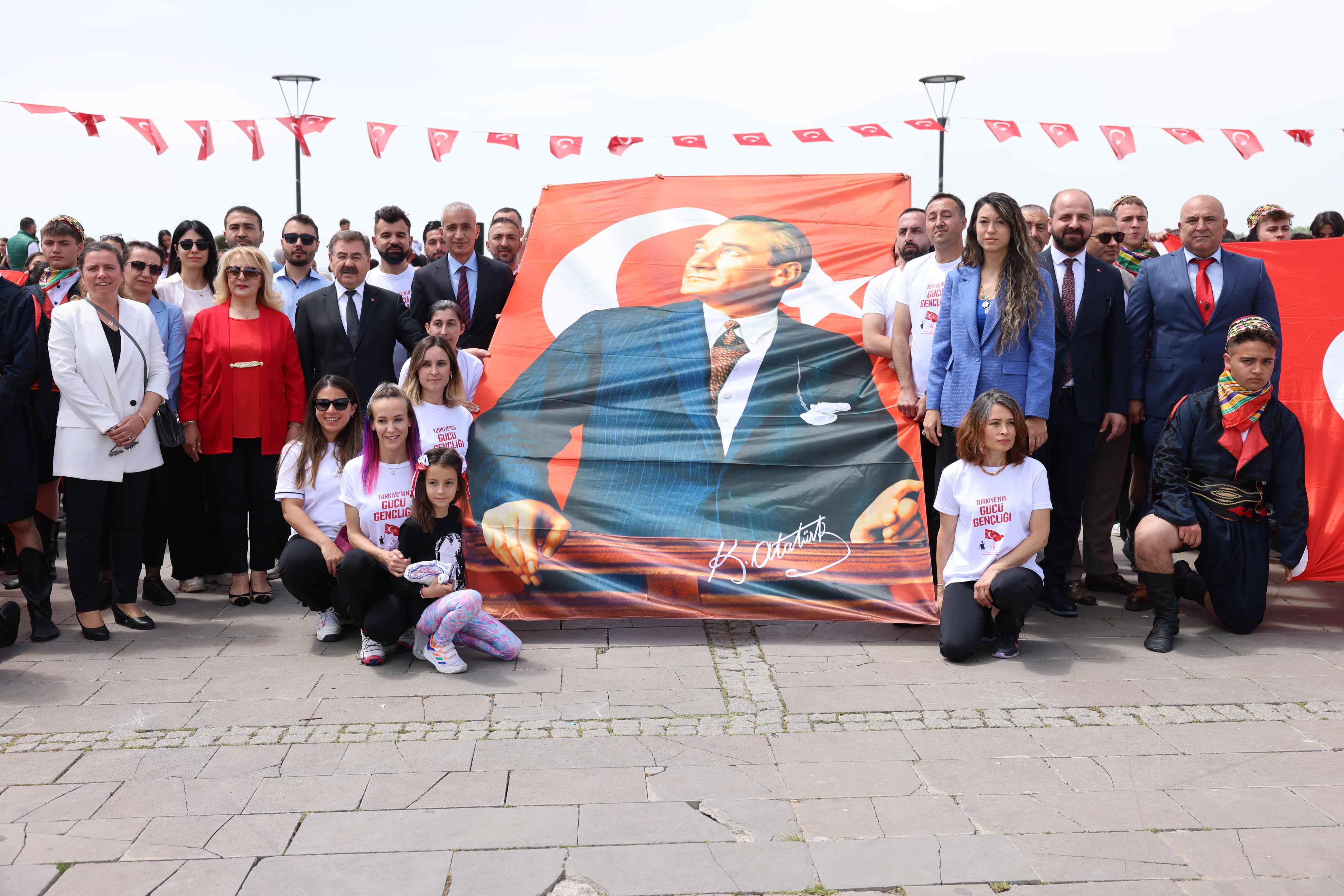 GÖLBAŞI’NDA 19 MAYIS COŞKUSU