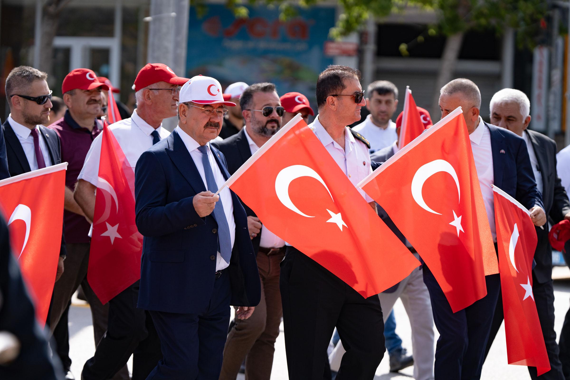 GÖLBAŞI’NDA 15 TEMMUZ ŞEHİTLERİ DUALARLA ANILDI