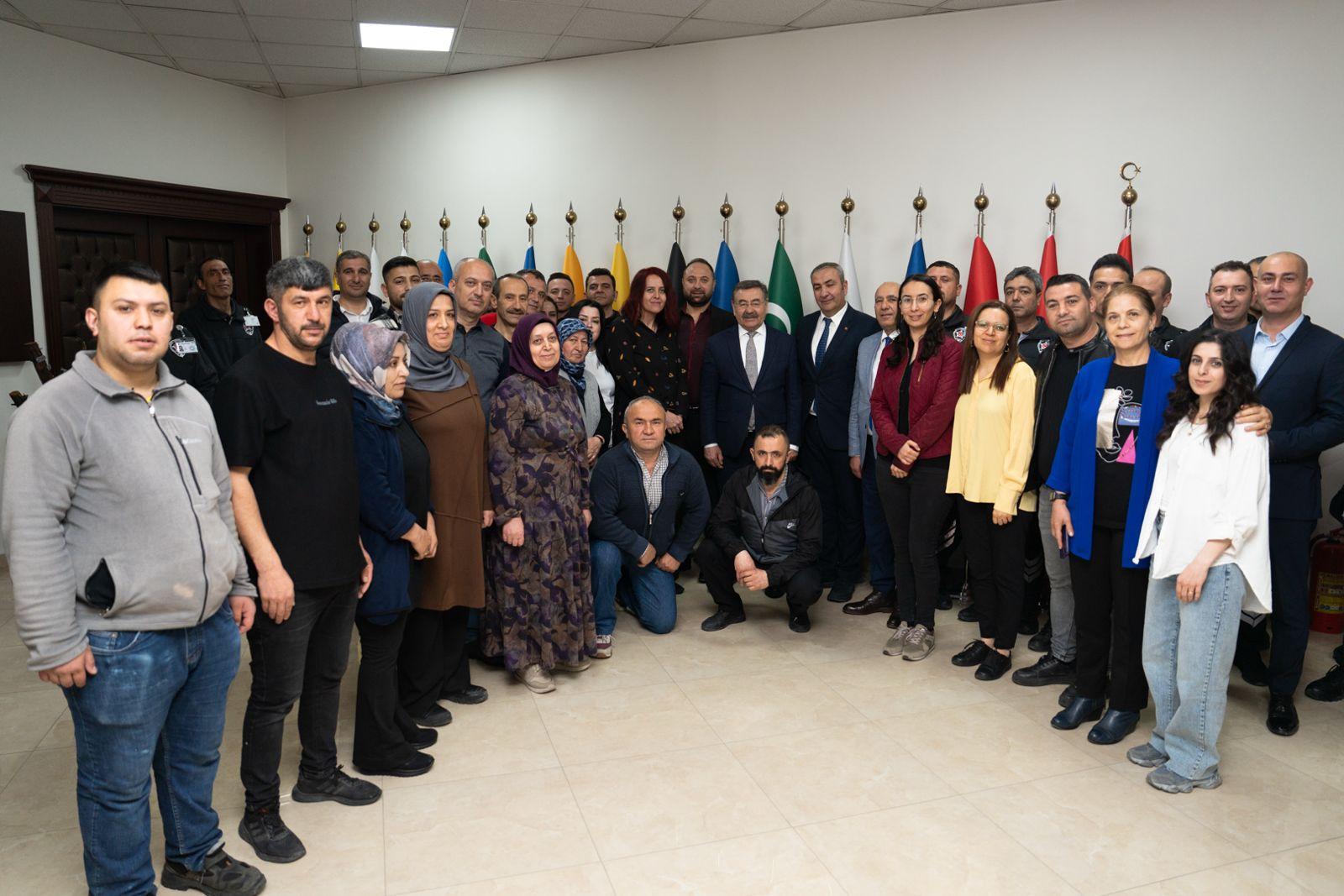 YAKUP ODABAŞI, VATANDAŞLARLA VE PERSONELLE BAYRAMLAŞTI
